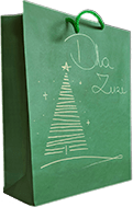 Torebka świąteczna formatu A4 z choinką i imieniem w kolorze zielonym. Ręcznie wykonane rysunki.