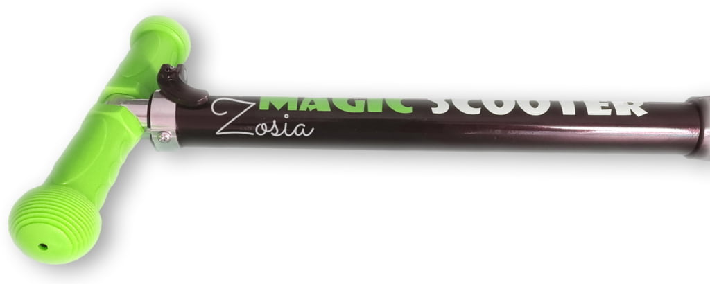 Personalizowana hulajnoga z naklejką z imieniem Zosia w kolorze zielonym.