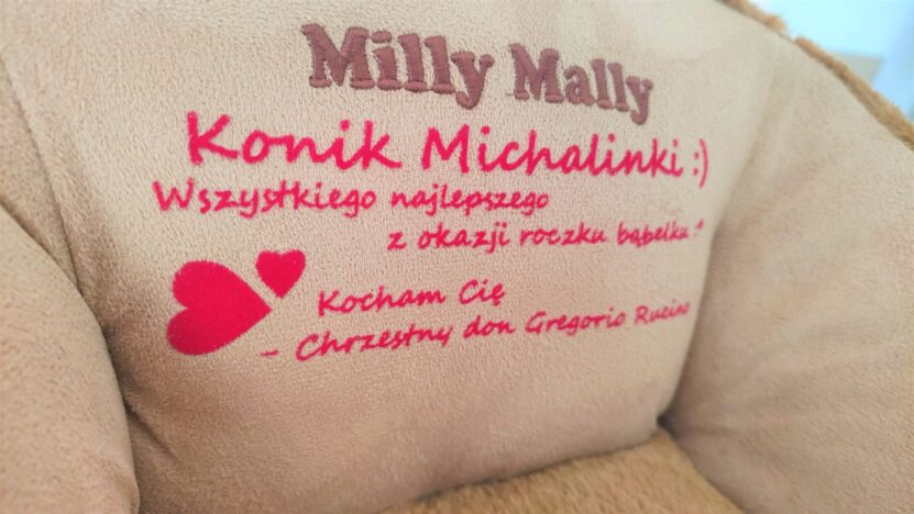Konik Polly Milly Mally. Personalizowany prezent na roczek od chrzestnego.