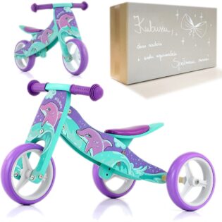 Drewniany jeździk na roczek dla dziewczynki z delfinami Jake Dolphin Milly Mally. W zestawie personalizowane pudełko prezentowe.