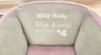 Imię dziecka wykonane na pluszowym oparciu konika bujanego Polly marki Milly Mally. Prezent na roczek.