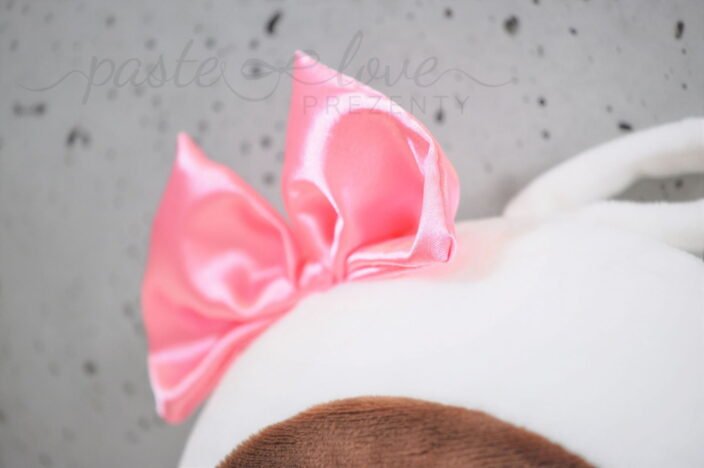 Lalka Królisia Metoo z kokardą na głowie. Wyjątkowy prezent na roczek dla dziewczynki z personalizacją.