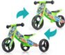 Zielony rowerek biegowy trójkołowy dla fana wyścigówek. Personalizowany prezent na roczek dla Chłopca.