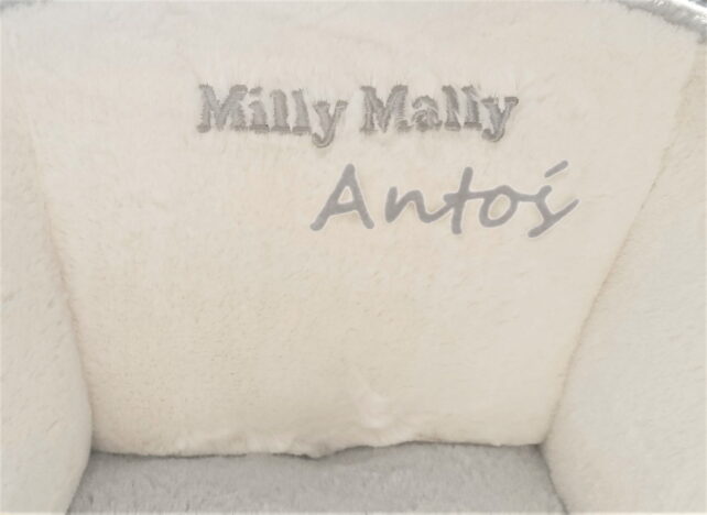 Personalizacja na koniku Polly Milly Mally z imieniem dziecka na oparku.