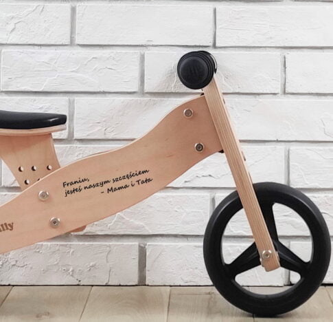 Pierwszy rowerek na roczek dla dziecka z imieniem i życzeniami. Pojazd Jake Milly Milly.