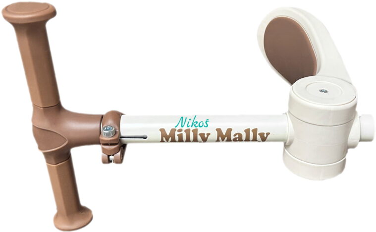 Turkusowe imię dziecka na beżowym jeździku Milly Mally