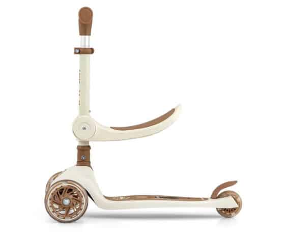 Hulajnoga z siedziskiem z boku