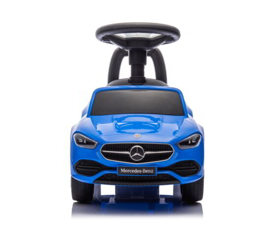 Pojazd Mercedes C-Class S z przodu