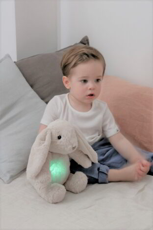 Szumiący pluszowy królik z efektami świetlnymi